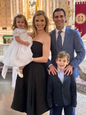 Gloria Fonts Suarez with her husband and kids